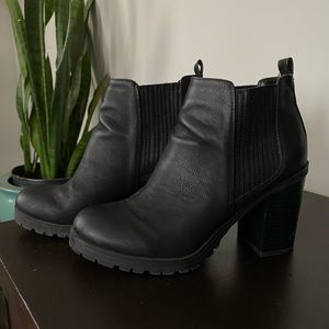 Sam & Libby Healed Boots